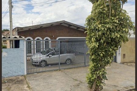 Casa à venda com 220m², 4 quartos e 2 vagas Casa à venda com 220m², 4 quartos e 2 vagasFoto 01