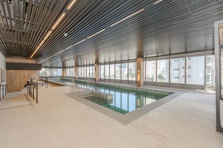 Studio à venda com 32m², 1 quarto e 1 vaga Studio à venda com 32m², 1 quarto e 1 vagaÁrea comum - Piscina Coberta