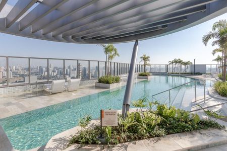 Studio à venda com 32m², 1 quarto e 1 vaga Studio à venda com 32m², 1 quarto e 1 vagaÁrea comum - Piscina