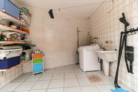 Casa à venda com 110m², 2 quartos e 3 vagas Casa à venda com 110m², 2 quartos e 3 vagasLavanderia