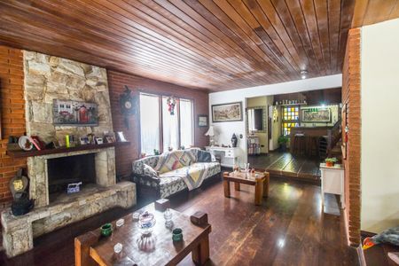 Casa de condomínio à venda com 220m², 3 quartos e 3 vagas Casa de condomínio à venda com 220m², 3 quartos e 3 vagasSala