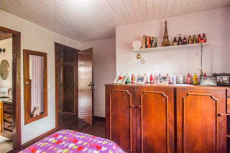 Casa de condomínio à venda com 220m², 3 quartos e 3 vagas Casa de condomínio à venda com 220m², 3 quartos e 3 vagasQuarto 1