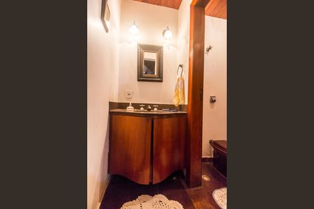 Casa de condomínio à venda com 220m², 3 quartos e 3 vagas Casa de condomínio à venda com 220m², 3 quartos e 3 vagasLavabo