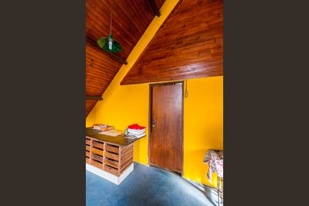 Casa de condomínio à venda com 220m², 3 quartos e 3 vagas Casa de condomínio à venda com 220m², 3 quartos e 3 vagasDepósito