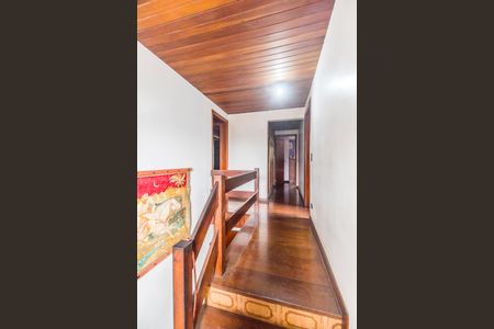 Casa de condomínio à venda com 220m², 3 quartos e 3 vagas Casa de condomínio à venda com 220m², 3 quartos e 3 vagasCorredor