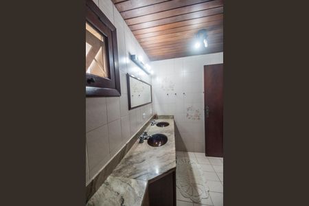 Casa de condomínio à venda com 220m², 3 quartos e 3 vagas Casa de condomínio à venda com 220m², 3 quartos e 3 vagasBanheiro da Suíte 1