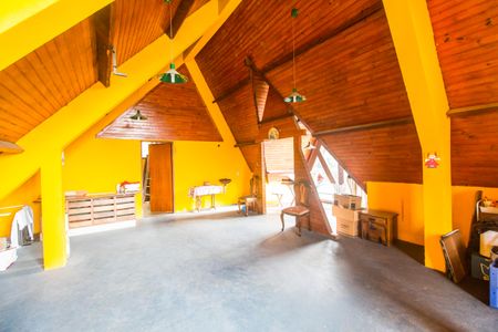 Casa de condomínio à venda com 220m², 3 quartos e 3 vagas Casa de condomínio à venda com 220m², 3 quartos e 3 vagasSala 2