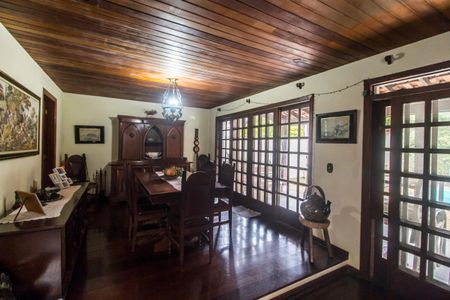 Casa de condomínio à venda com 220m², 3 quartos e 3 vagas Casa de condomínio à venda com 220m², 3 quartos e 3 vagasSala de Jantar