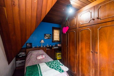 Casa de condomínio à venda com 220m², 3 quartos e 3 vagas Casa de condomínio à venda com 220m², 3 quartos e 3 vagasQuarto 2