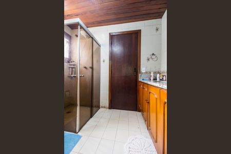 Casa de condomínio à venda com 220m², 3 quartos e 3 vagas Casa de condomínio à venda com 220m², 3 quartos e 3 vagasBanheiro Social