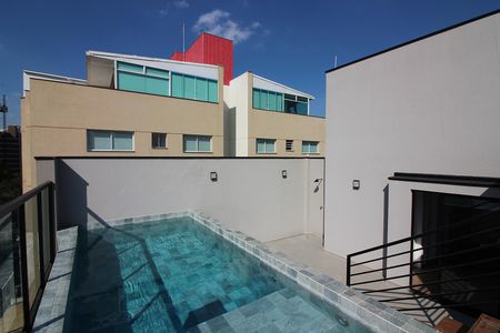 Apartamento à venda com 68m², 2 quartos e 2 vagasÁrea comum - Piscina