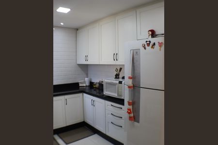 Apartamento à venda com 105m², 3 quartos e 2 vagas Apartamento à venda com 105m², 3 quartos e 2 vagasCozinha
