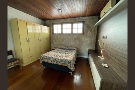 Casa à venda com 200m², 3 quartos e 1 vagaCobertura/Quarto