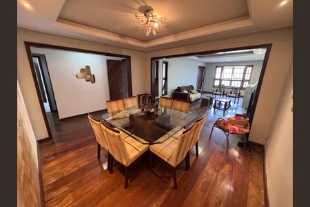 Casa à venda com 200m², 3 quartos e 1 vagaSala