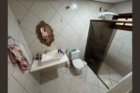 Casa à venda com 200m², 3 quartos e 1 vagaBanheiro da Suíte