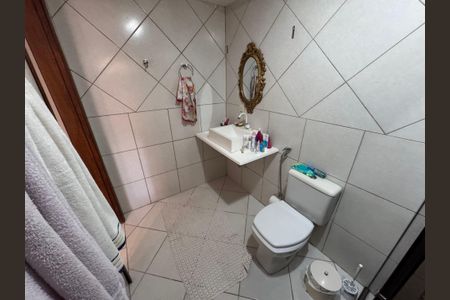 Casa à venda com 200m², 3 quartos e 1 vagaBanheiro da Suíte
