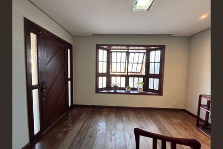 Casa à venda com 200m², 3 quartos e 1 vagaSala