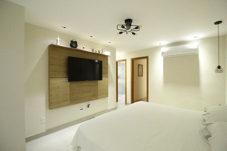 Casa de condomínio à venda com 219m², 3 quartos e 1 vagaSuíte