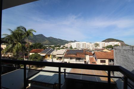 Casa de condomínio à venda com 219m², 3 quartos e 1 vagaSuíte - Varanda
