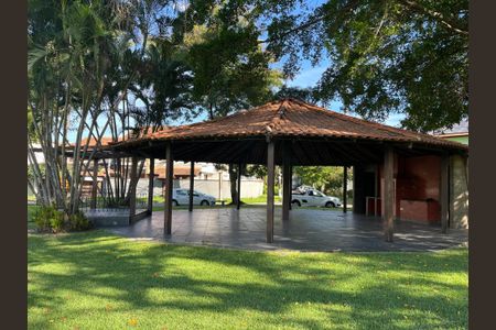 Casa de condomínio à venda com 219m², 3 quartos e 1 vaga Casa de condomínio à venda com 219m², 3 quartos e 1 vagaÁrea comum - Churrasqueira