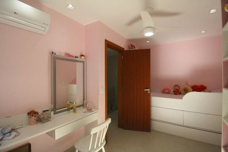 Casa de condomínio à venda com 219m², 3 quartos e 1 vagaQuarto 2