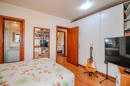 Apartamento à venda com 134m², 3 quartos e 2 vagas Apartamento à venda com 134m², 3 quartos e 2 vagasSuíte