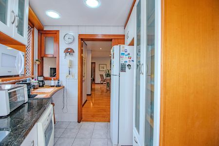 Apartamento à venda com 134m², 3 quartos e 2 vagas Apartamento à venda com 134m², 3 quartos e 2 vagasCozinha e Área de Serviço