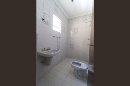 Casa à venda com 104m², 3 quartos e 2 vagasBanheiro do Quarto 1