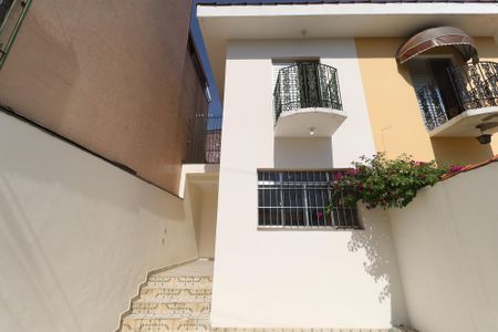 Casa à venda com 104m², 3 quartos e 2 vagasEntrada