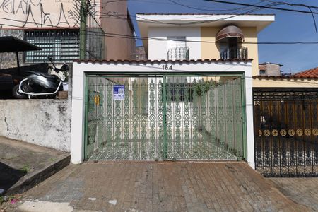 Casa à venda com 104m², 3 quartos e 2 vagasFachada