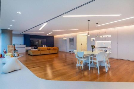 Apartamento à venda com 275m², 3 quartos e 4 vagas