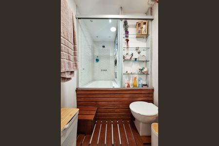 Apartamento à venda com 120m², 3 quartos e 1 vaga Apartamento à venda com 120m², 3 quartos e 1 vagaBanheiro da Suíte