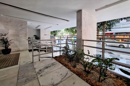 Apartamento à venda com 120m², 3 quartos e 1 vaga Apartamento à venda com 120m², 3 quartos e 1 vagaFachada