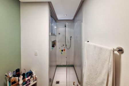 Apartamento à venda com 120m², 3 quartos e 1 vaga Apartamento à venda com 120m², 3 quartos e 1 vagaBanheiro Social