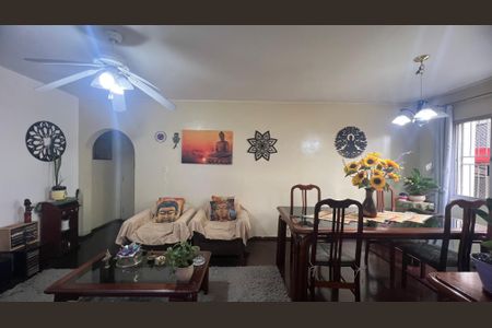 Apartamento à venda com 75m², 2 quartos e 1 vaga Apartamento à venda com 75m², 2 quartos e 1 vagaSala