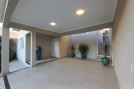 Casa de condomínio à venda com 280m², 4 quartos e 4 vagas Casa de condomínio à venda com 280m², 4 quartos e 4 vagasGaragem