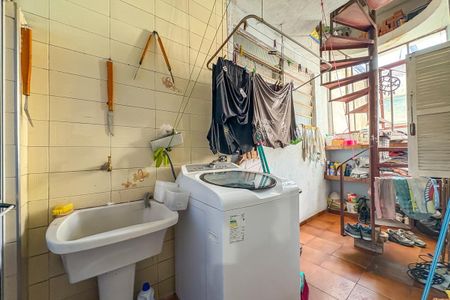 Casa à venda com 367m², 2 quartos e 2 vagas Casa à venda com 367m², 2 quartos e 2 vagasÁrea de Serviço da Casa 2