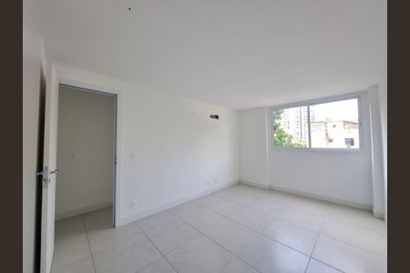 Apartamento à venda com 107m², 3 quartos e 2 vagas Apartamento à venda com 107m², 3 quartos e 2 vagasSuíte
