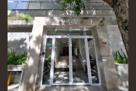 Apartamento à venda com 107m², 3 quartos e 2 vagas Apartamento à venda com 107m², 3 quartos e 2 vagasFachada