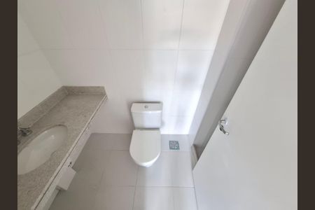 Apartamento à venda com 107m², 3 quartos e 2 vagas Apartamento à venda com 107m², 3 quartos e 2 vagasBanheiro da suíte