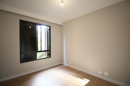 Apartamento à venda com 245m², 3 quartos e 4 vagas Apartamento à venda com 245m², 3 quartos e 4 vagasQuarto 2
