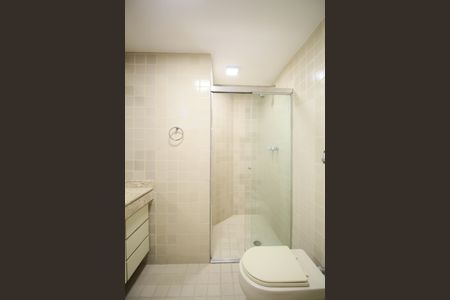 Apartamento à venda com 245m², 3 quartos e 4 vagas Apartamento à venda com 245m², 3 quartos e 4 vagasBanheiro 1