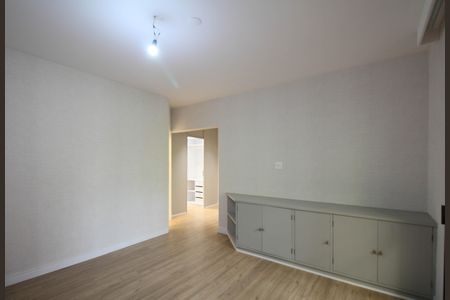 Apartamento à venda com 245m², 3 quartos e 4 vagas Apartamento à venda com 245m², 3 quartos e 4 vagasSuíte
