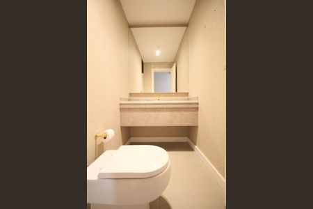 Apartamento à venda com 245m², 3 quartos e 4 vagas Apartamento à venda com 245m², 3 quartos e 4 vagasLavabo