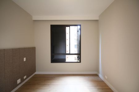 Apartamento à venda com 245m², 3 quartos e 4 vagas Apartamento à venda com 245m², 3 quartos e 4 vagasQuarto 2