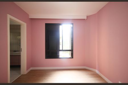 Apartamento à venda com 245m², 3 quartos e 4 vagas Apartamento à venda com 245m², 3 quartos e 4 vagasQuarto 1