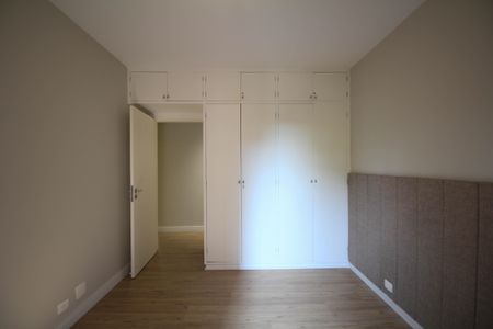 Apartamento à venda com 245m², 3 quartos e 4 vagas Apartamento à venda com 245m², 3 quartos e 4 vagasQuarto 2