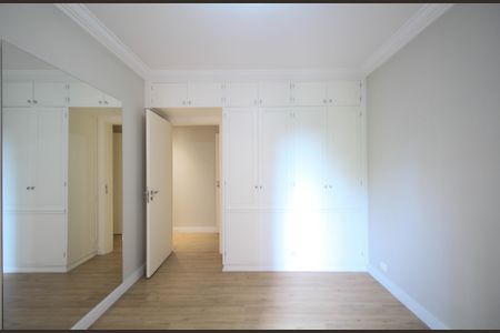 Apartamento à venda com 245m², 3 quartos e 4 vagas Apartamento à venda com 245m², 3 quartos e 4 vagasQuarto 3