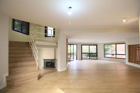 Apartamento à venda com 245m², 3 quartos e 4 vagas Apartamento à venda com 245m², 3 quartos e 4 vagasSala