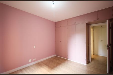 Apartamento à venda com 245m², 3 quartos e 4 vagas Apartamento à venda com 245m², 3 quartos e 4 vagasQuarto 1